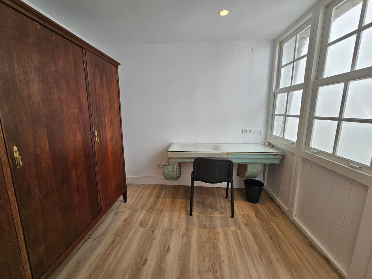 Apartamentos En El Centro - Plaza De Amboage - Wifi Φερόλ Εξωτερικό φωτογραφία