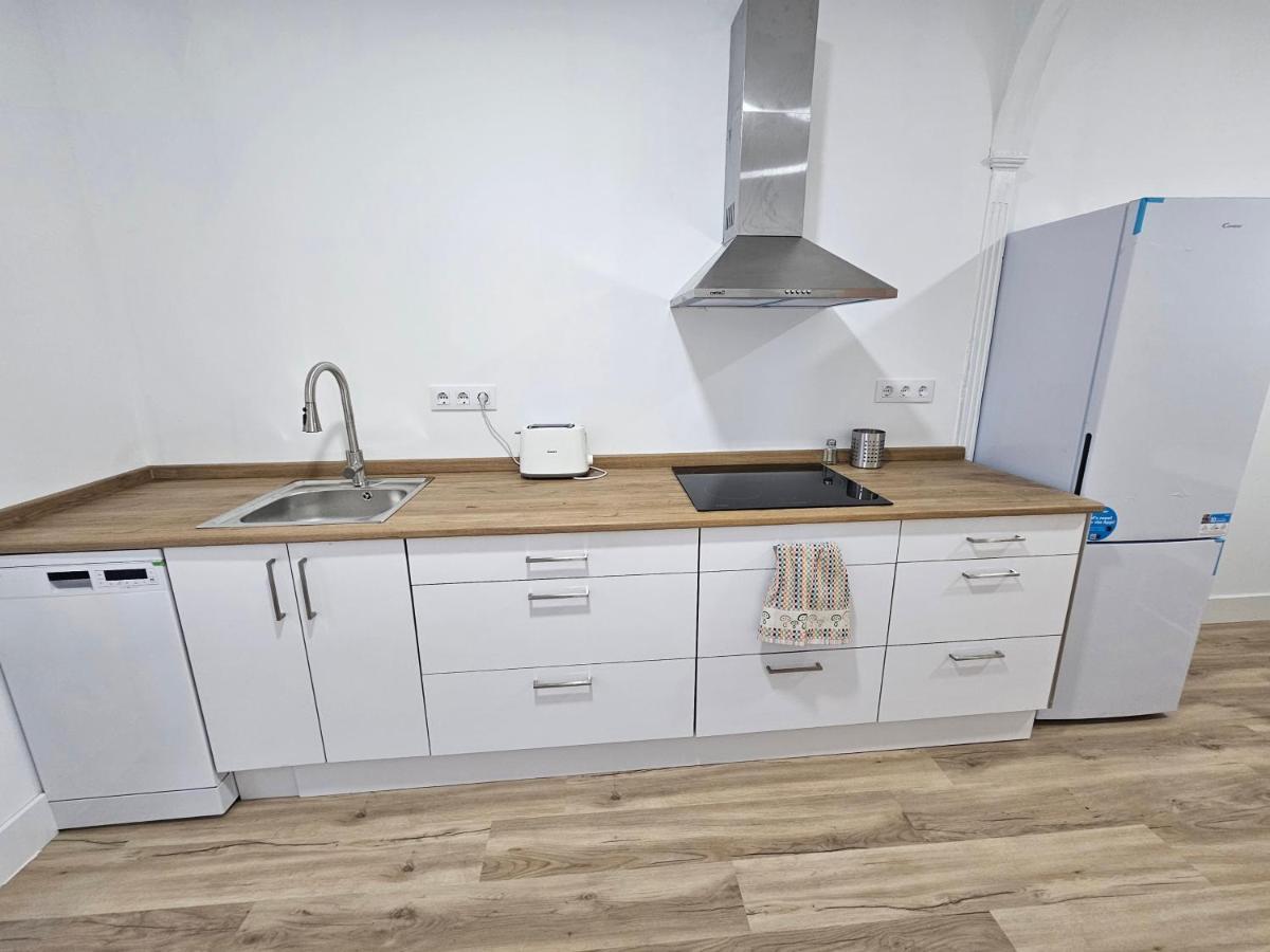 Apartamentos En El Centro - Plaza De Amboage - Wifi Φερόλ Εξωτερικό φωτογραφία