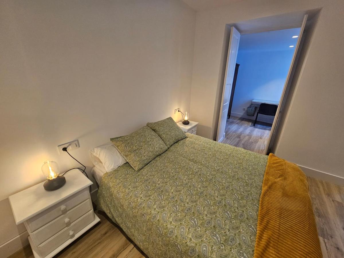 Apartamentos En El Centro - Plaza De Amboage - Wifi Φερόλ Εξωτερικό φωτογραφία