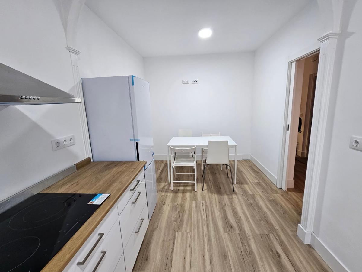 Apartamentos En El Centro - Plaza De Amboage - Wifi Φερόλ Εξωτερικό φωτογραφία
